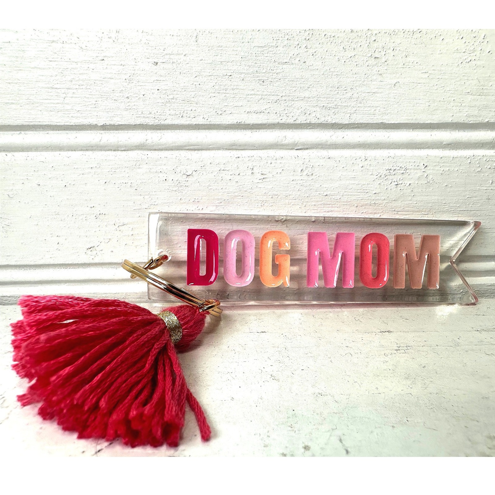 "Dog Mom" Keychain Bag Fob Charm Pink Tassel Banner Acrylic Plastic 3 Inch Nwot